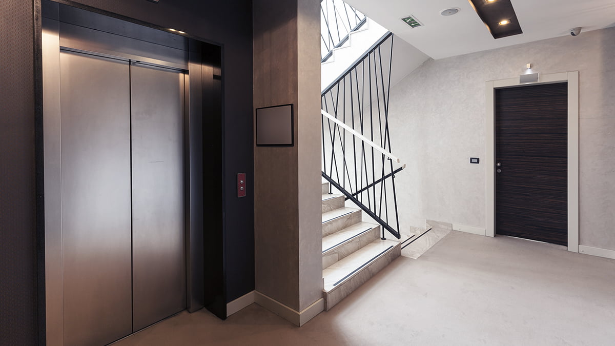 Podemos instalar um elevador em um prédio que não tenha o equipamento?