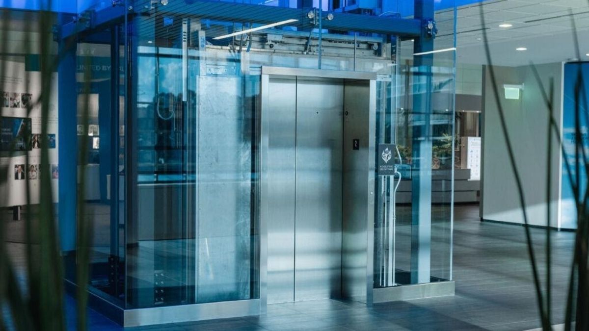 Modernizar elevadores: essencial no mundo moderno