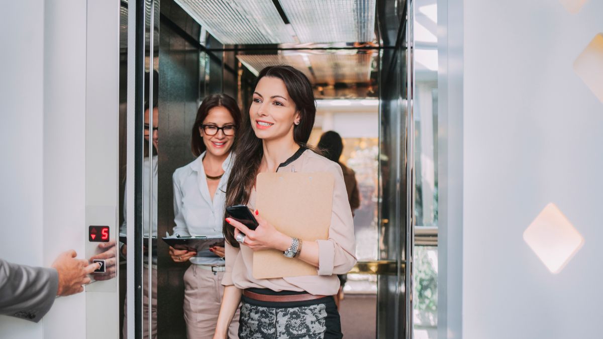 Benefícios das portas automáticas: por que modernizar a porta do elevador?