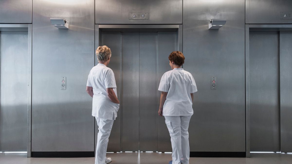 Manutenção-e-modernização-de-elevadores-hospitalares-a-importância-desses-serviços